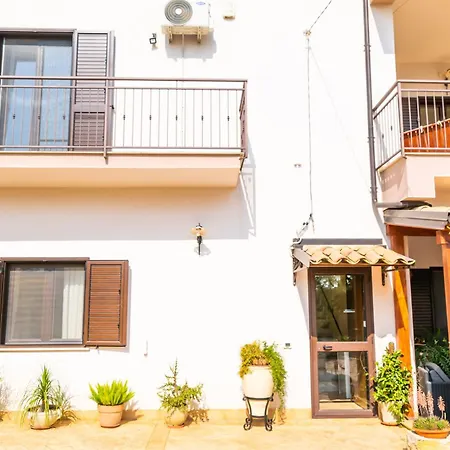 Apartment Casa Borgovecchio Villaggio Mose (Sicily)